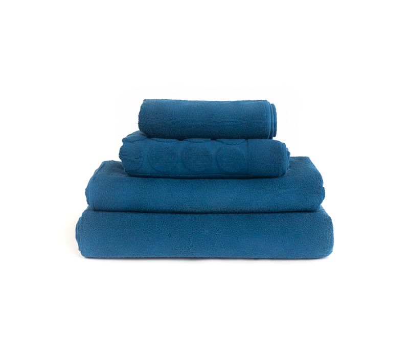 italica-set-toalla-bano-lisa-azul-1