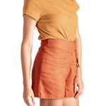 short-con-cinturon-naranja--co-sw22-5362-3