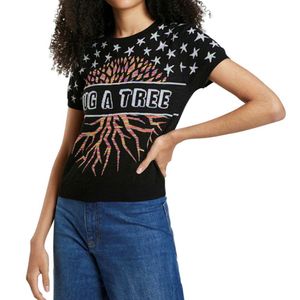 T Shirt Hug A Tree Negro