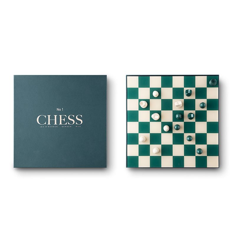 PW00339_CLASSIC_Chess2