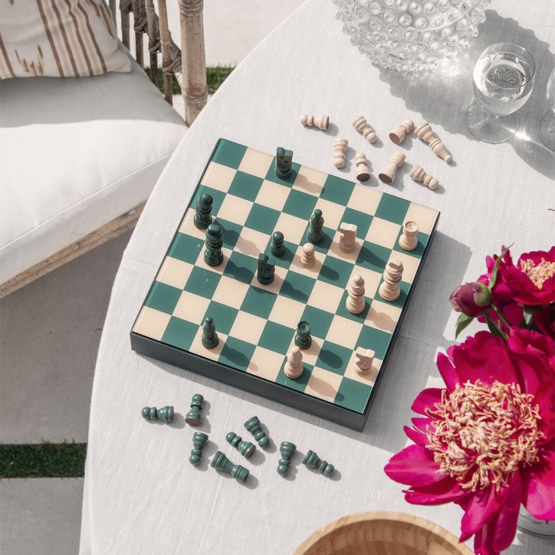 PW00339_MOOD2_Classic_chess
