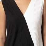 Top-Stitch-Blusa-Asimetrica-Blanco-Negro-TS-NAV23-101