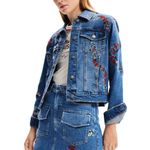 Desigual-Chaqueta-Denim-Bordados-23WWED125053