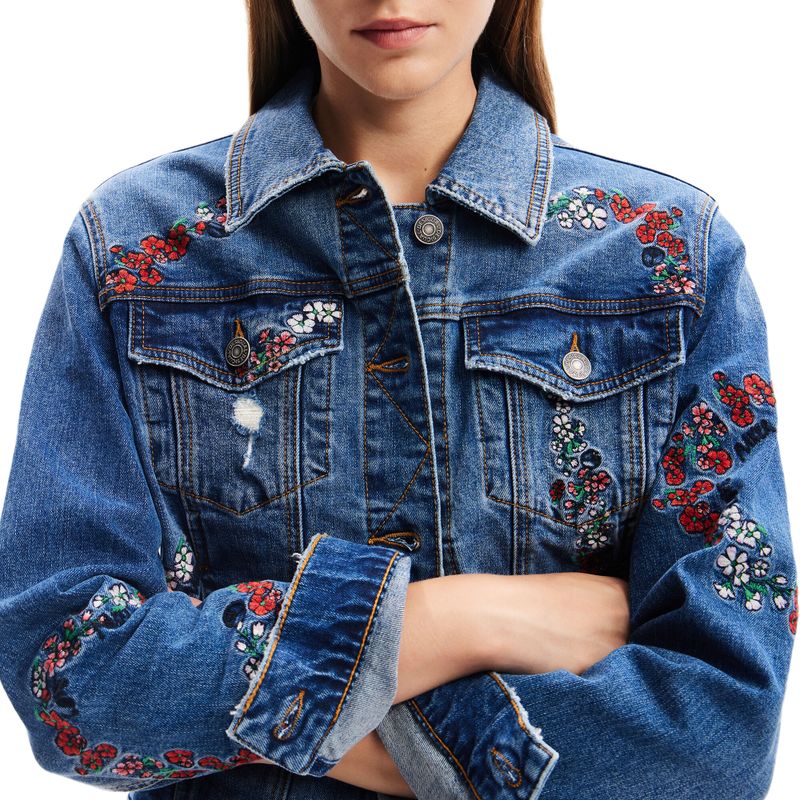 Desigual-Chaqueta-Denim-Bordados-23WWED125053