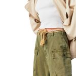 Free-People-Pantalon-Mending-Utilitu-Verde-FP-OB1776579-3352