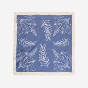 Pañuelo Seda Flores Azul